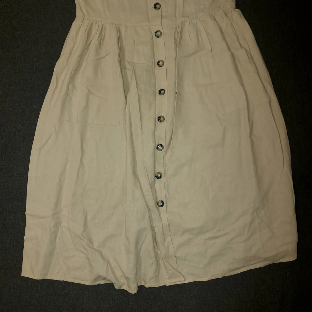 Suzy Shier Beige Button-Front Midi Dress - Picture 3 of 6